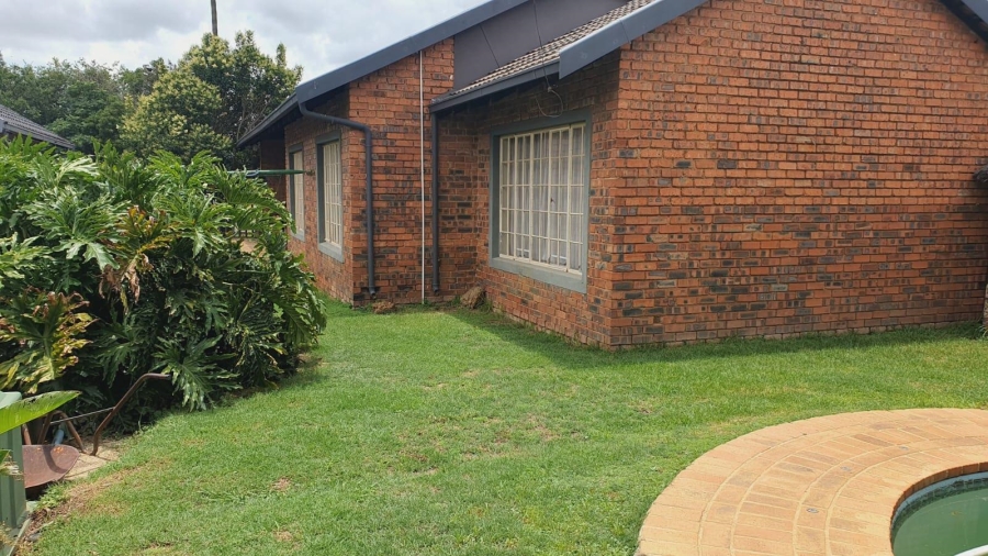 3 Bedroom Property for Sale in Bonaero Park Gauteng