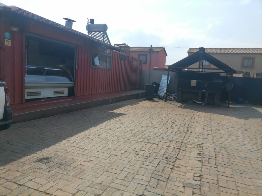 Commercial Property for Sale in Olievenhoutbosch Gauteng