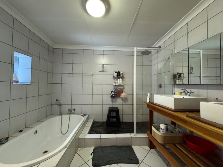 4 Bedroom Property for Sale in Rietondale Gauteng