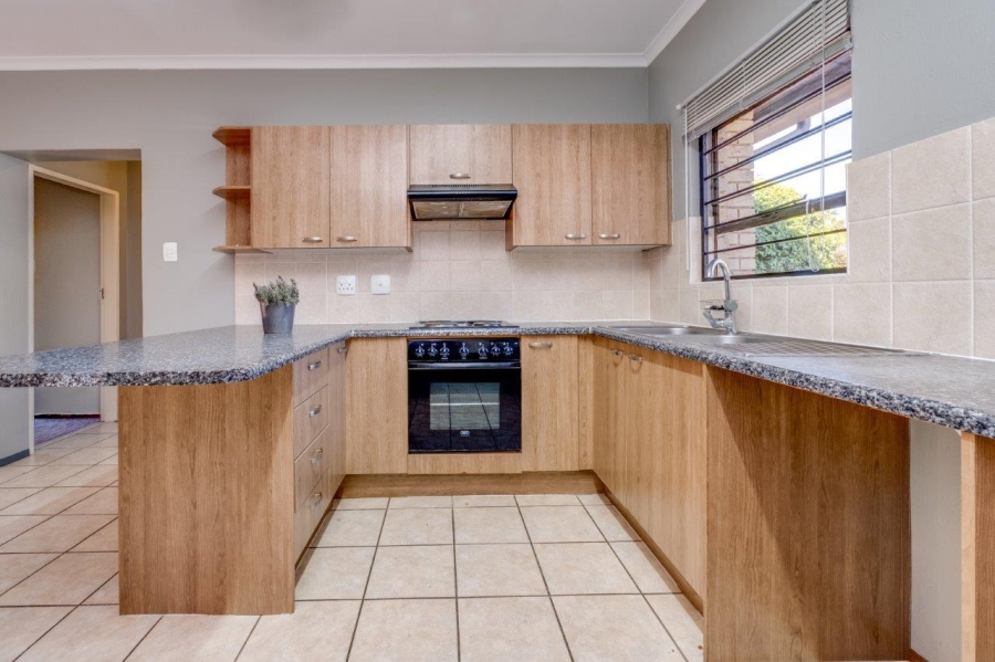 To Let 2 Bedroom Property for Rent in Randpark Ridge Gauteng
