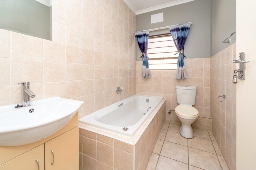 To Let 2 Bedroom Property for Rent in Randpark Ridge Gauteng