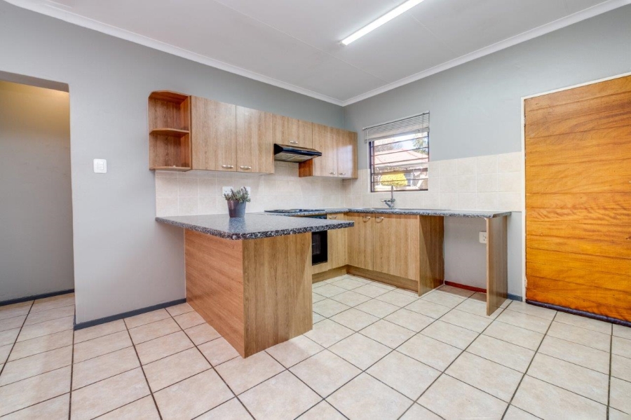 To Let 2 Bedroom Property for Rent in Randpark Ridge Gauteng