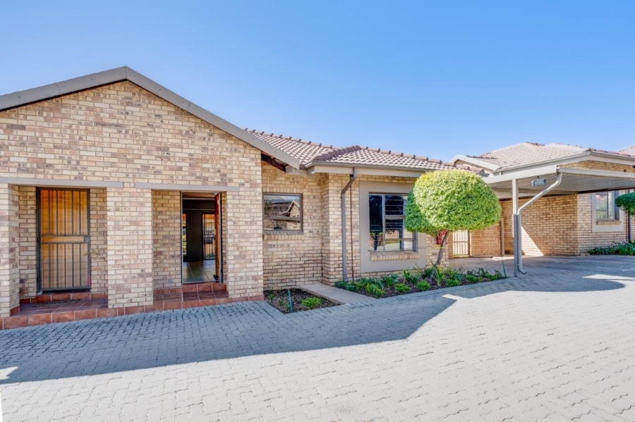 To Let 2 Bedroom Property for Rent in Randpark Ridge Gauteng