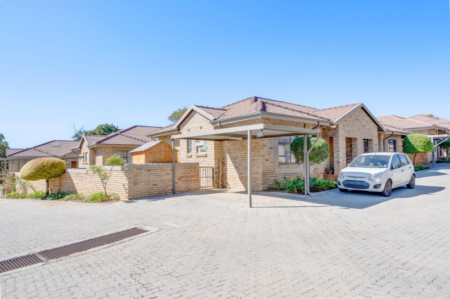 To Let 2 Bedroom Property for Rent in Randpark Ridge Gauteng