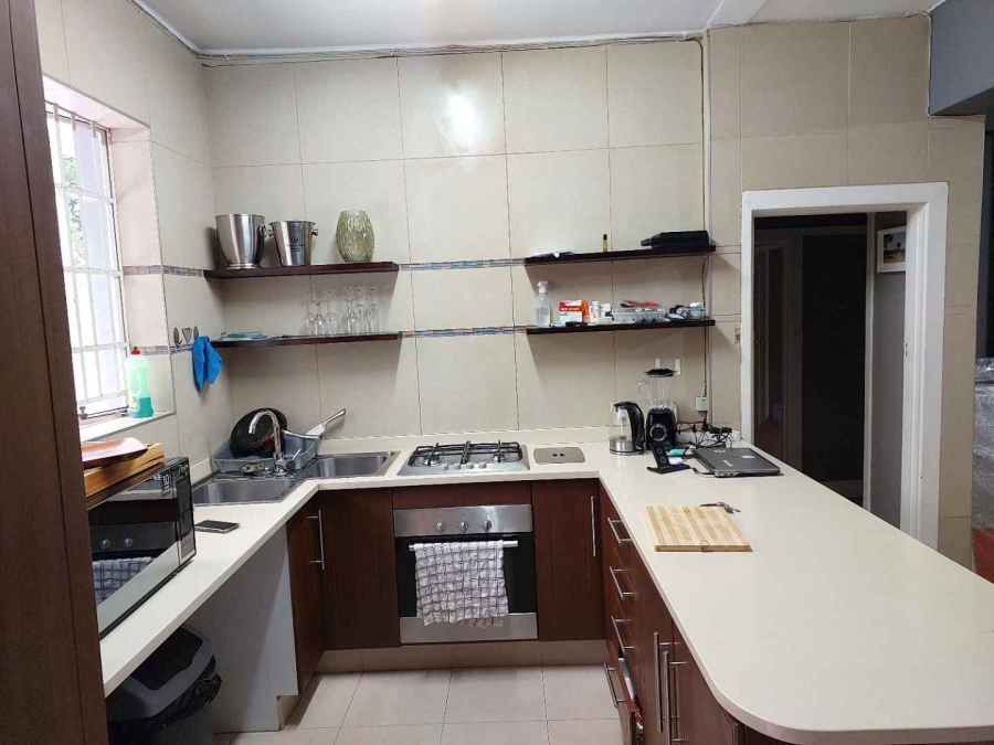To Let 2 Bedroom Property for Rent in Illovo Gauteng