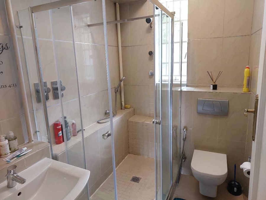 To Let 2 Bedroom Property for Rent in Illovo Gauteng