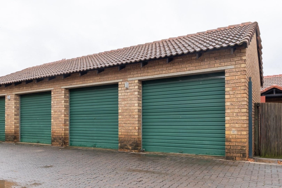 2 Bedroom Property for Sale in Moreleta Park Gauteng