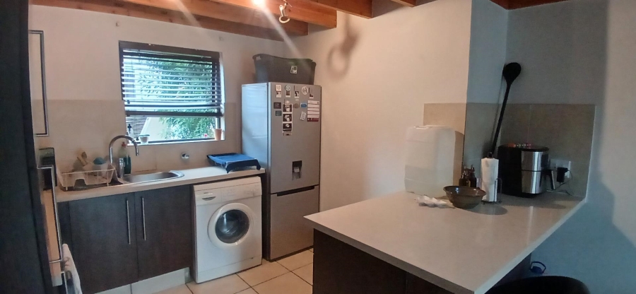 To Let 2 Bedroom Property for Rent in Douglasdale Gauteng