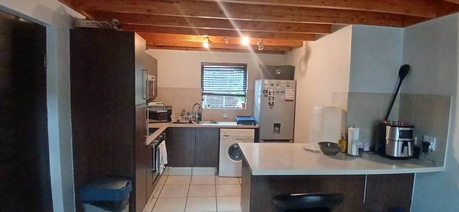 To Let 2 Bedroom Property for Rent in Douglasdale Gauteng