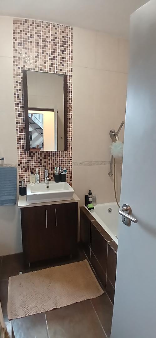 To Let 2 Bedroom Property for Rent in Douglasdale Gauteng