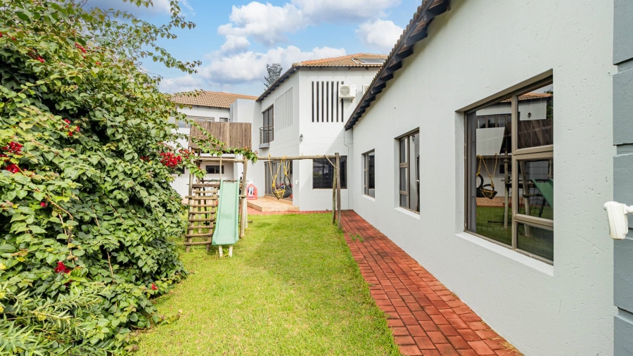 8 Bedroom Property for Sale in Bryanston East Gauteng