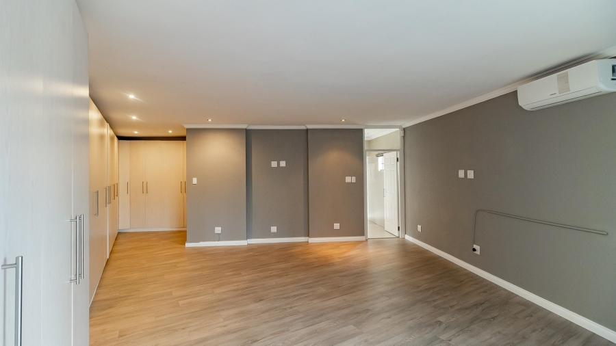 8 Bedroom Property for Sale in Bryanston East Gauteng