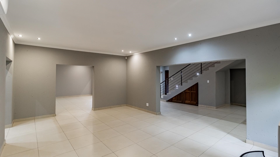 8 Bedroom Property for Sale in Bryanston East Gauteng