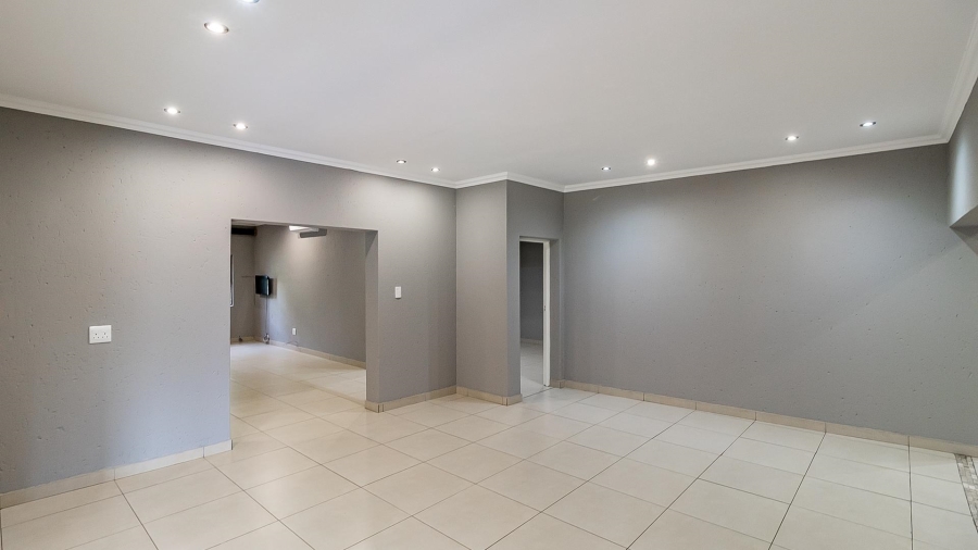 8 Bedroom Property for Sale in Bryanston East Gauteng