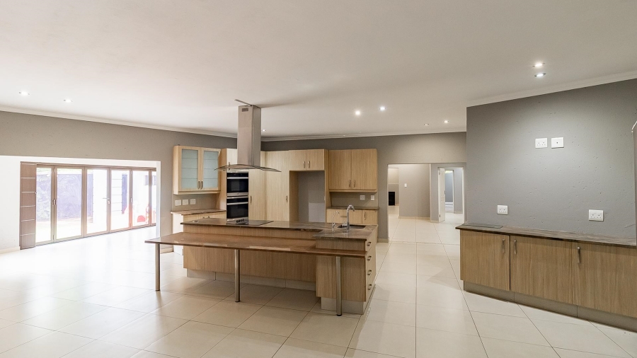 8 Bedroom Property for Sale in Bryanston East Gauteng