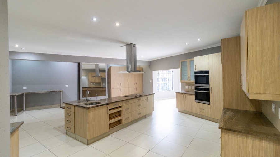 7 Bedroom Property for Sale in Bryanston Gauteng