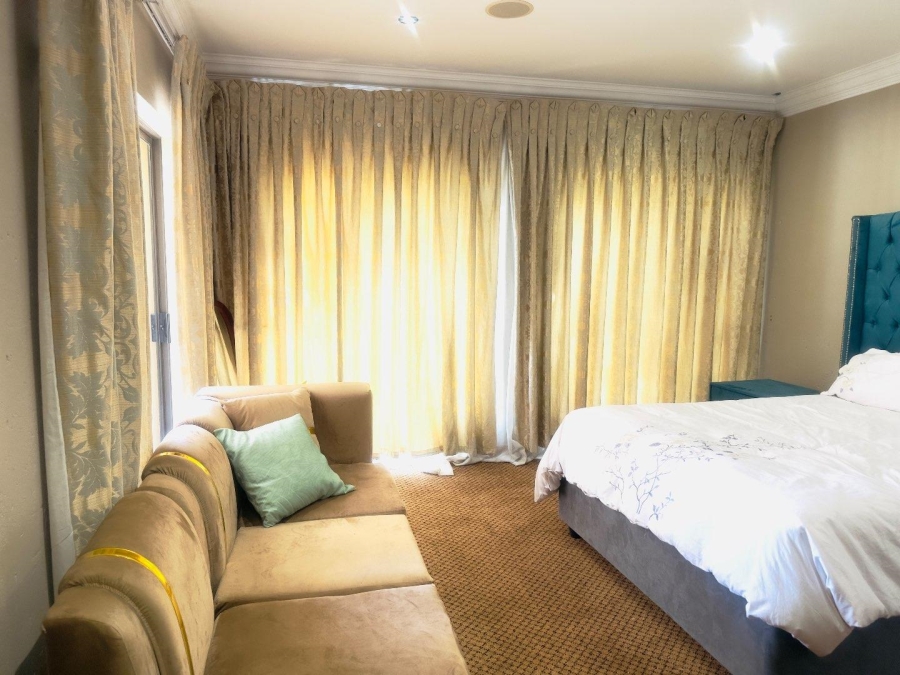 To Let 5 Bedroom Property for Rent in Brooklands Lifestyle Estate Gauteng