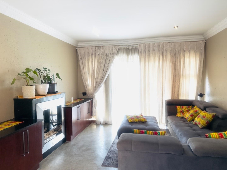 To Let 5 Bedroom Property for Rent in Brooklands Lifestyle Estate Gauteng