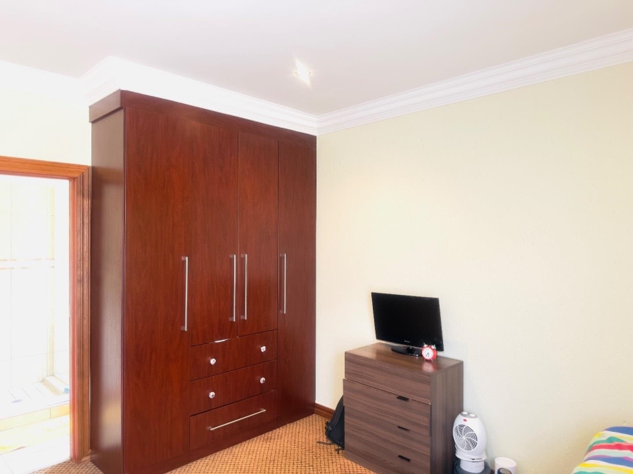 To Let 5 Bedroom Property for Rent in Brooklands Lifestyle Estate Gauteng