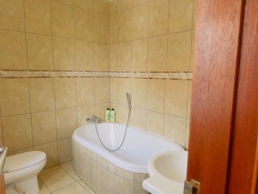 To Let 5 Bedroom Property for Rent in Brooklands Lifestyle Estate Gauteng