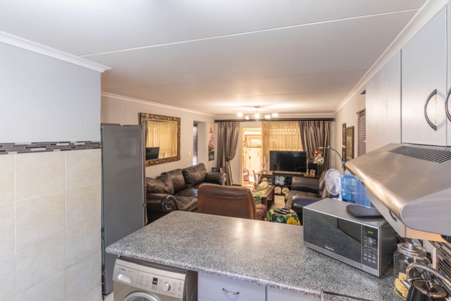 3 Bedroom Property for Sale in Willowbrook Gauteng