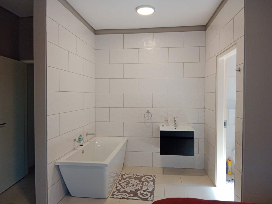 To Let 2 Bedroom Property for Rent in Bedfordview Gauteng