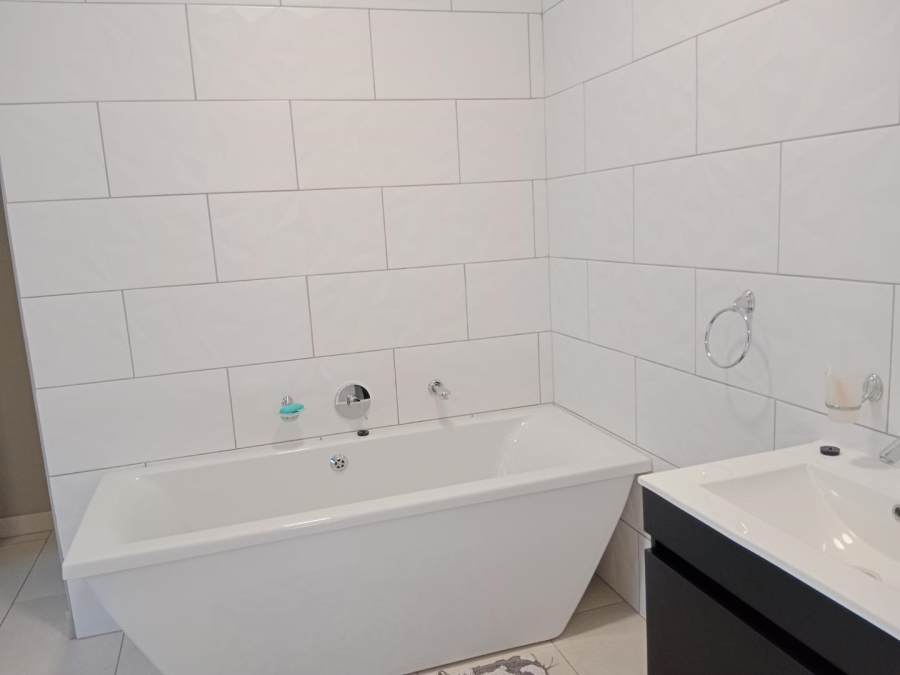 To Let 2 Bedroom Property for Rent in Bedfordview Gauteng