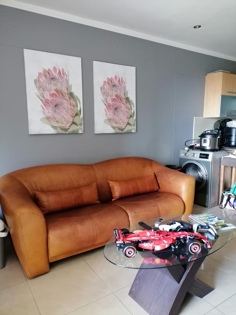To Let 1 Bedroom Property for Rent in Sandhurst Gauteng