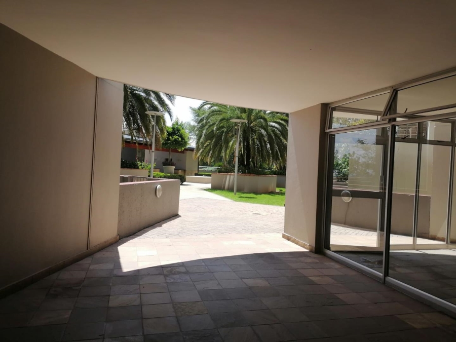 To Let 1 Bedroom Property for Rent in Sandhurst Gauteng