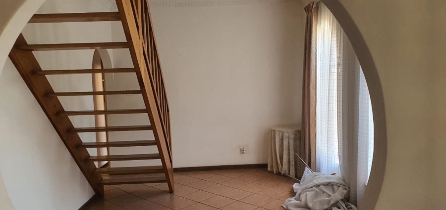 4 Bedroom Property for Sale in Mountain View Gauteng