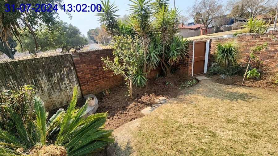 To Let 2 Bedroom Property for Rent in Florida Gauteng