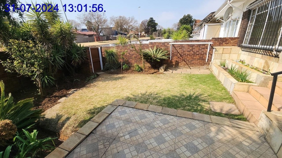 To Let 2 Bedroom Property for Rent in Florida Gauteng