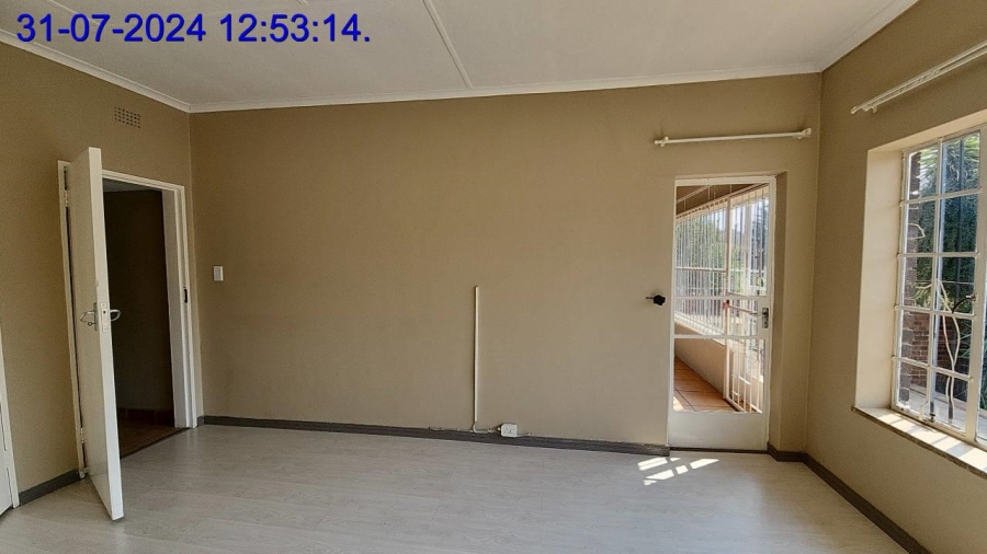 To Let 2 Bedroom Property for Rent in Florida Gauteng