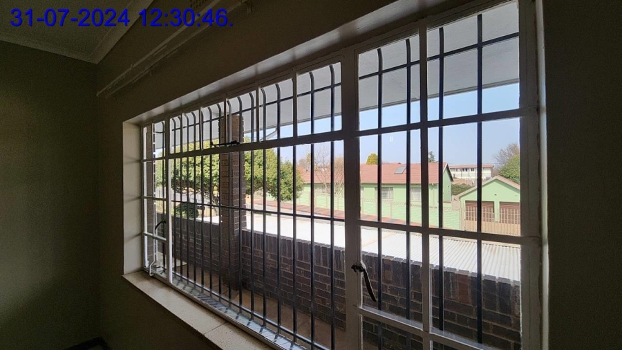 To Let 2 Bedroom Property for Rent in Florida Gauteng