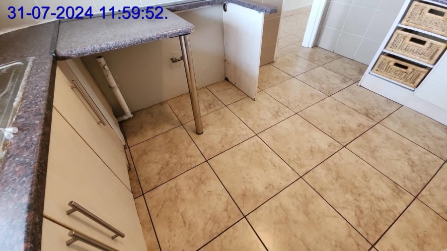 To Let 2 Bedroom Property for Rent in Florida Gauteng