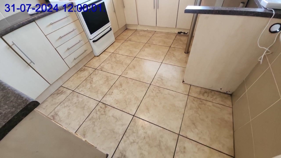 To Let 2 Bedroom Property for Rent in Florida Gauteng