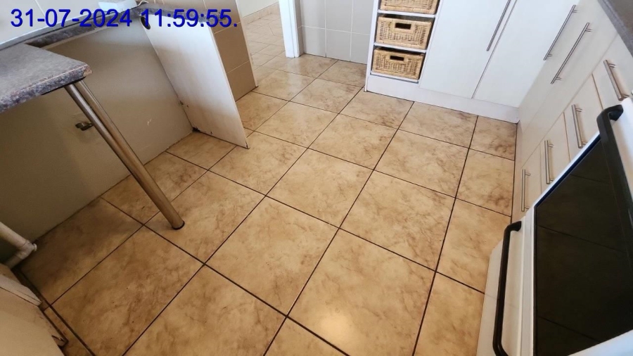 To Let 2 Bedroom Property for Rent in Florida Gauteng