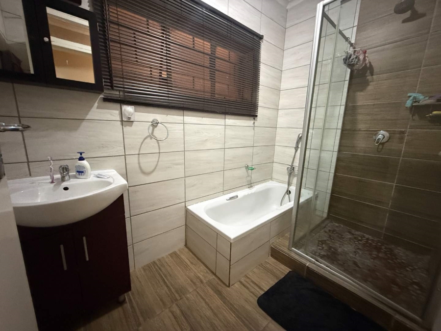 2 Bedroom Property for Sale in Florida Gauteng