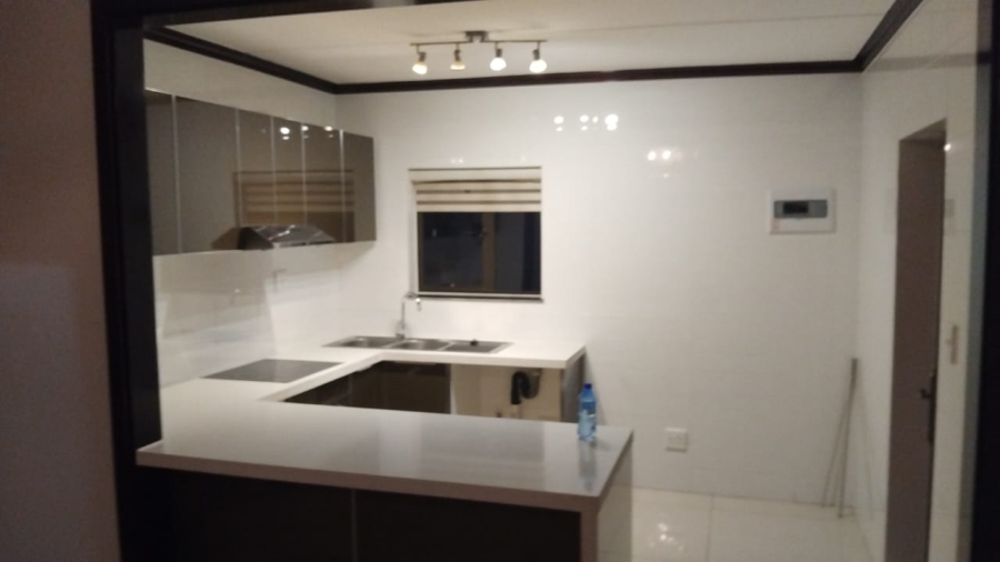 To Let 2 Bedroom Property for Rent in Fourways Gauteng