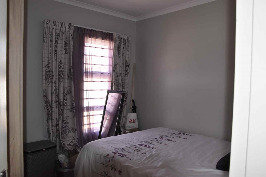 2 Bedroom Property for Sale in Kirkney Gauteng