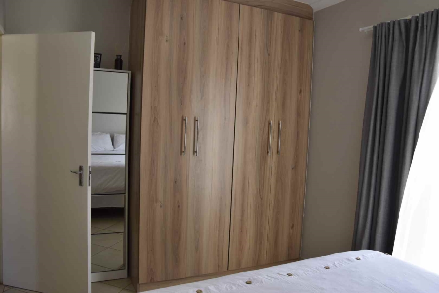 2 Bedroom Property for Sale in Kirkney Gauteng