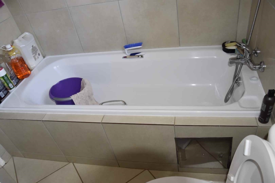 2 Bedroom Property for Sale in Kirkney Gauteng