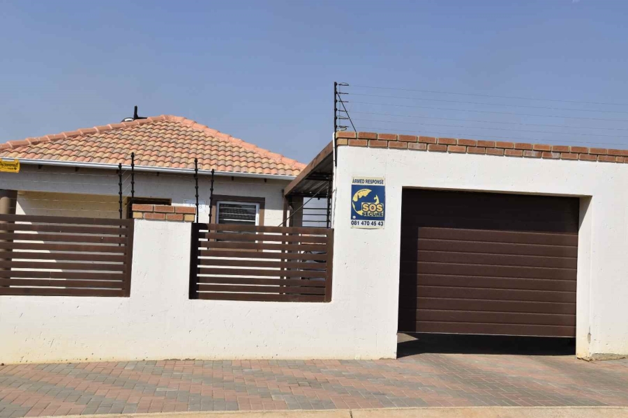 2 Bedroom Property for Sale in Kirkney Gauteng