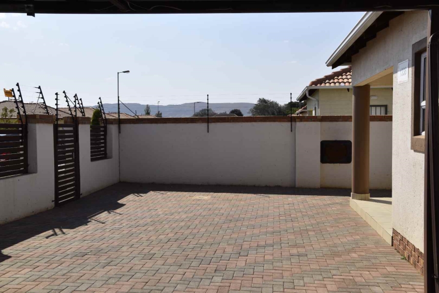 2 Bedroom Property for Sale in Kirkney Gauteng