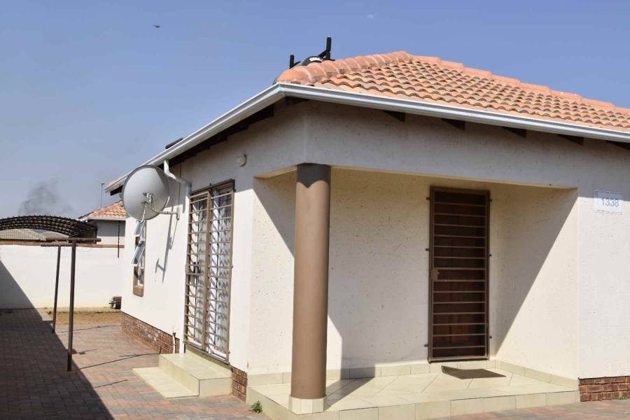 2 Bedroom Property for Sale in Kirkney Gauteng