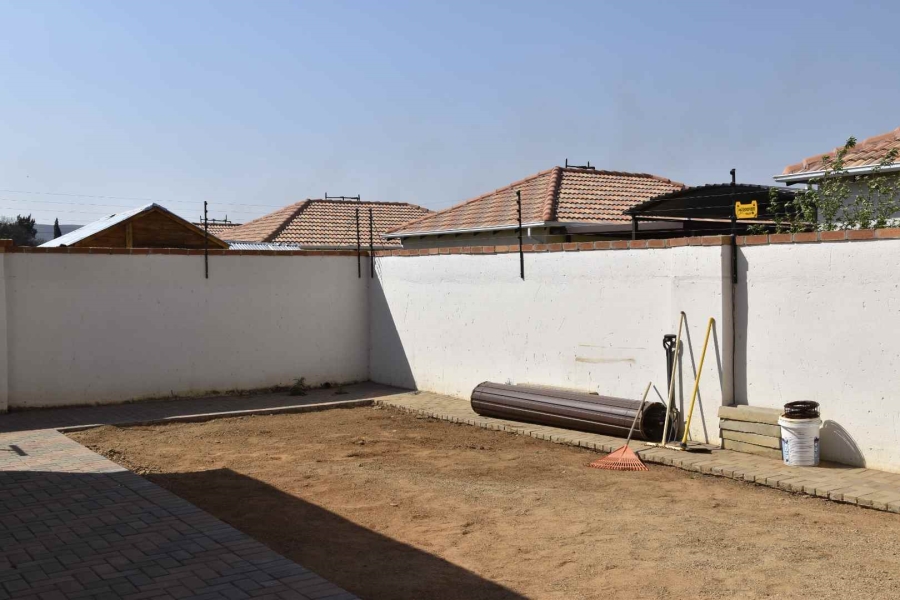 2 Bedroom Property for Sale in Kirkney Gauteng