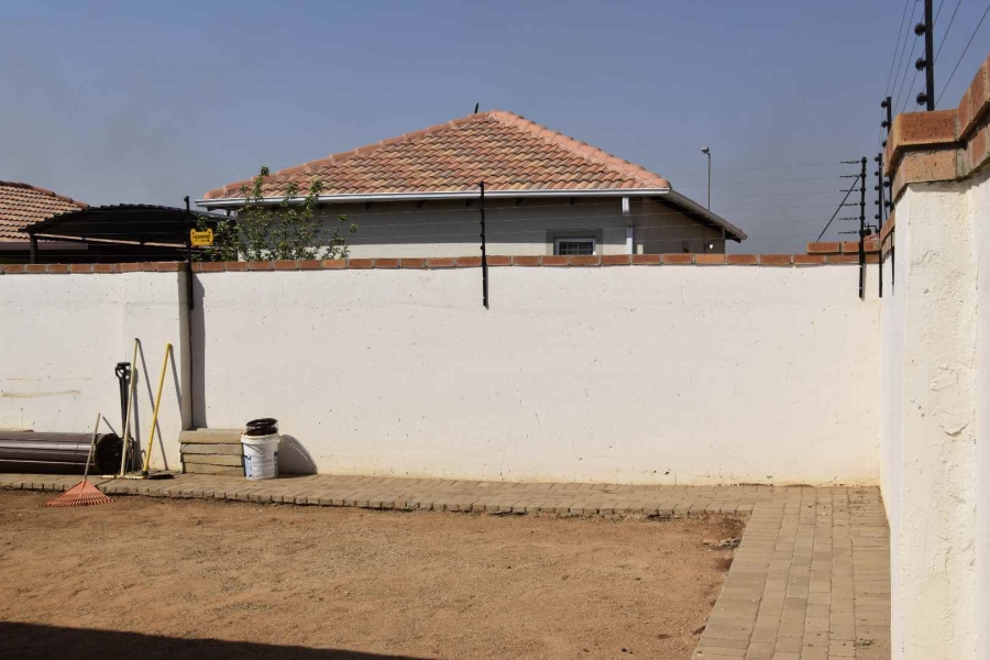 2 Bedroom Property for Sale in Kirkney Gauteng