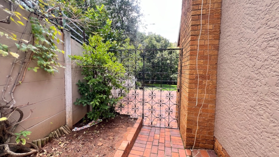 3 Bedroom Property for Sale in Mondeor Gauteng