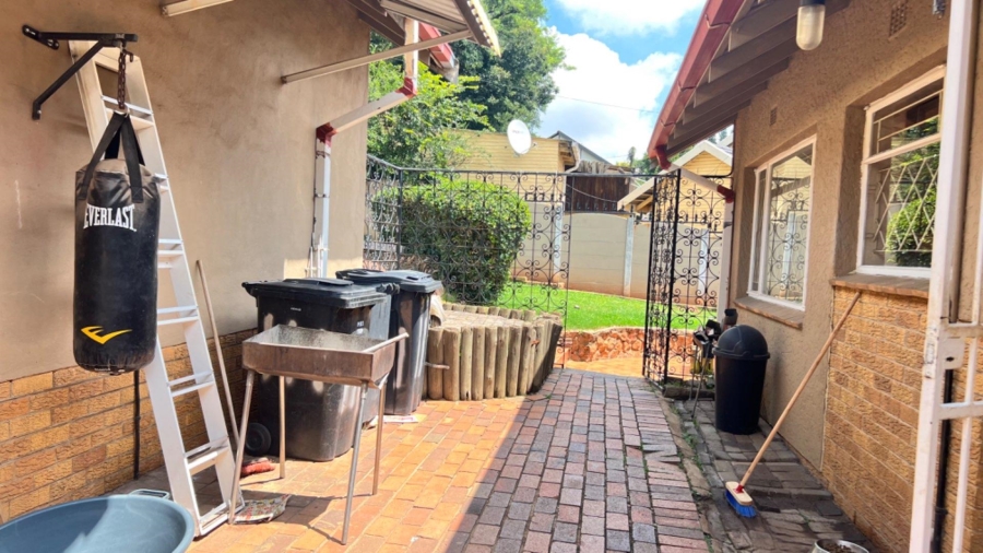 3 Bedroom Property for Sale in Mondeor Gauteng