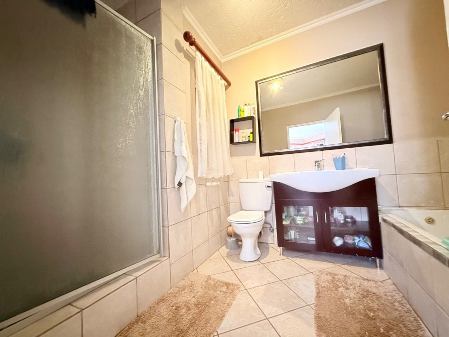 3 Bedroom Property for Sale in Halfway House Gauteng